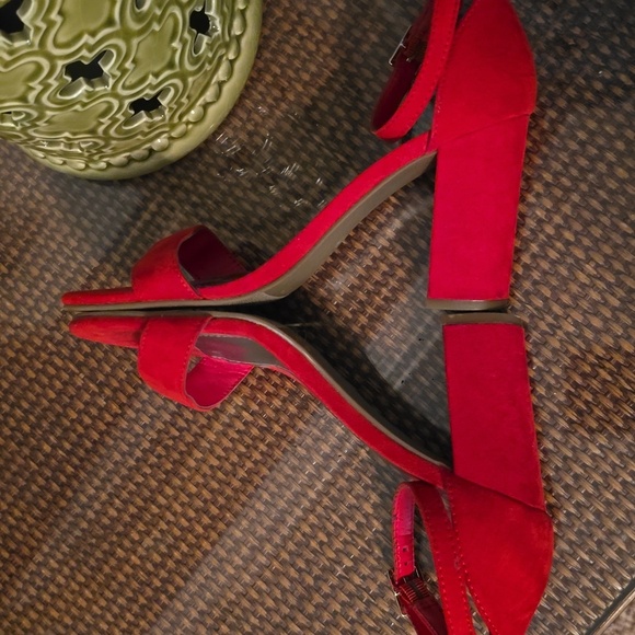 Faux Suede Red Women's Heels EUC Size 7 (#10) - Picture 6 of 10